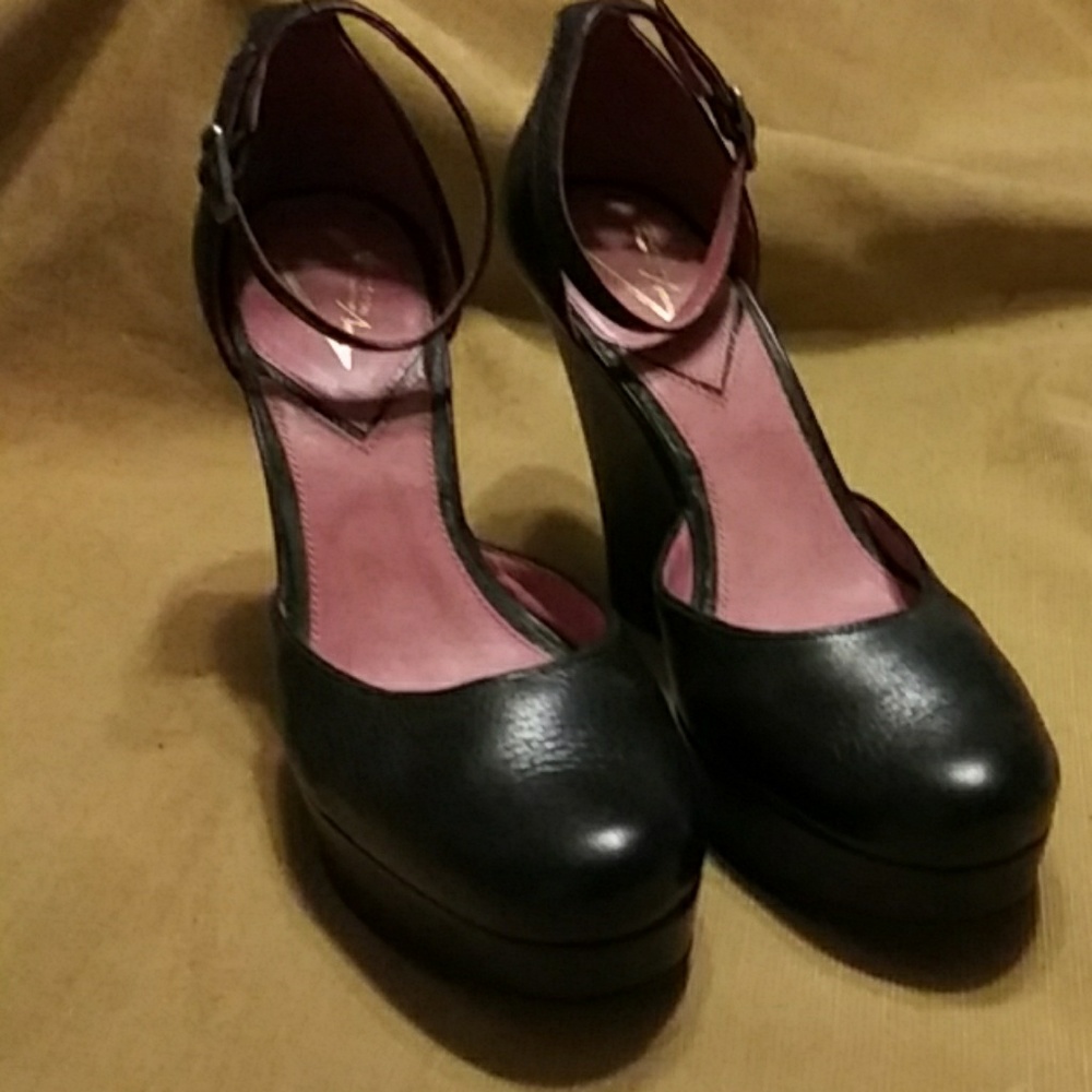 Vince Camuto platform heels